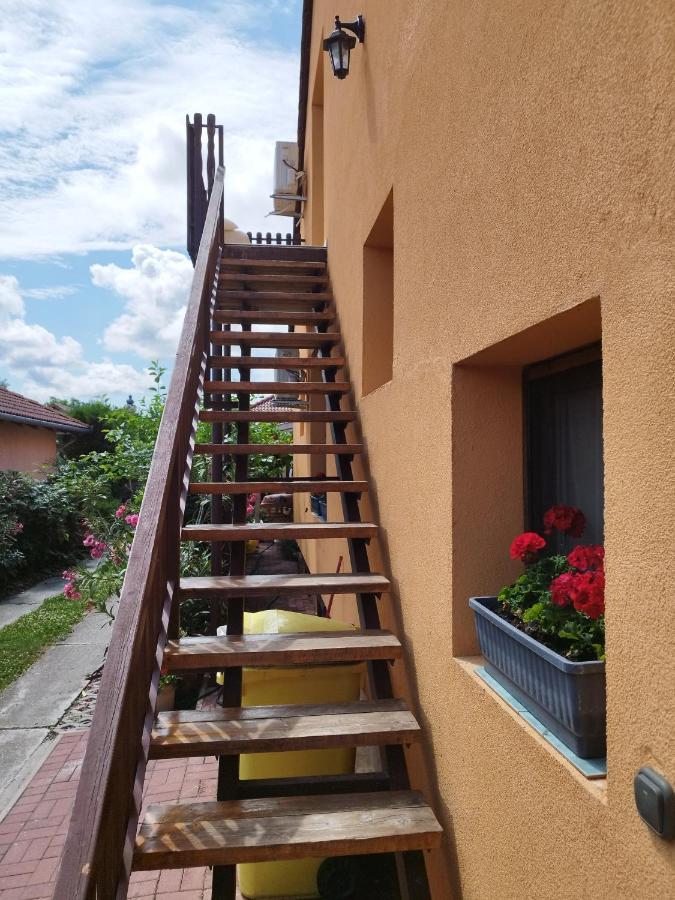Gabi Vendeghaz Villa Balatonkeresztur Exterior photo